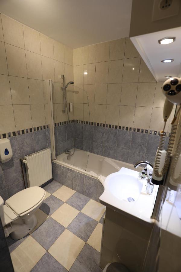 Logis Le Bourguignon Hotel Beze Ngoại thất bức ảnh